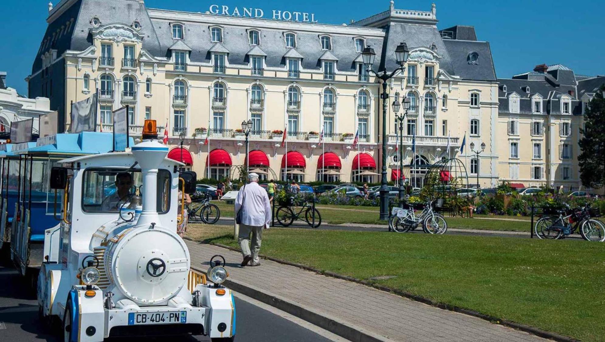 Le Nid De Plage A 100 M De La Mer Кабур Екстериор снимка